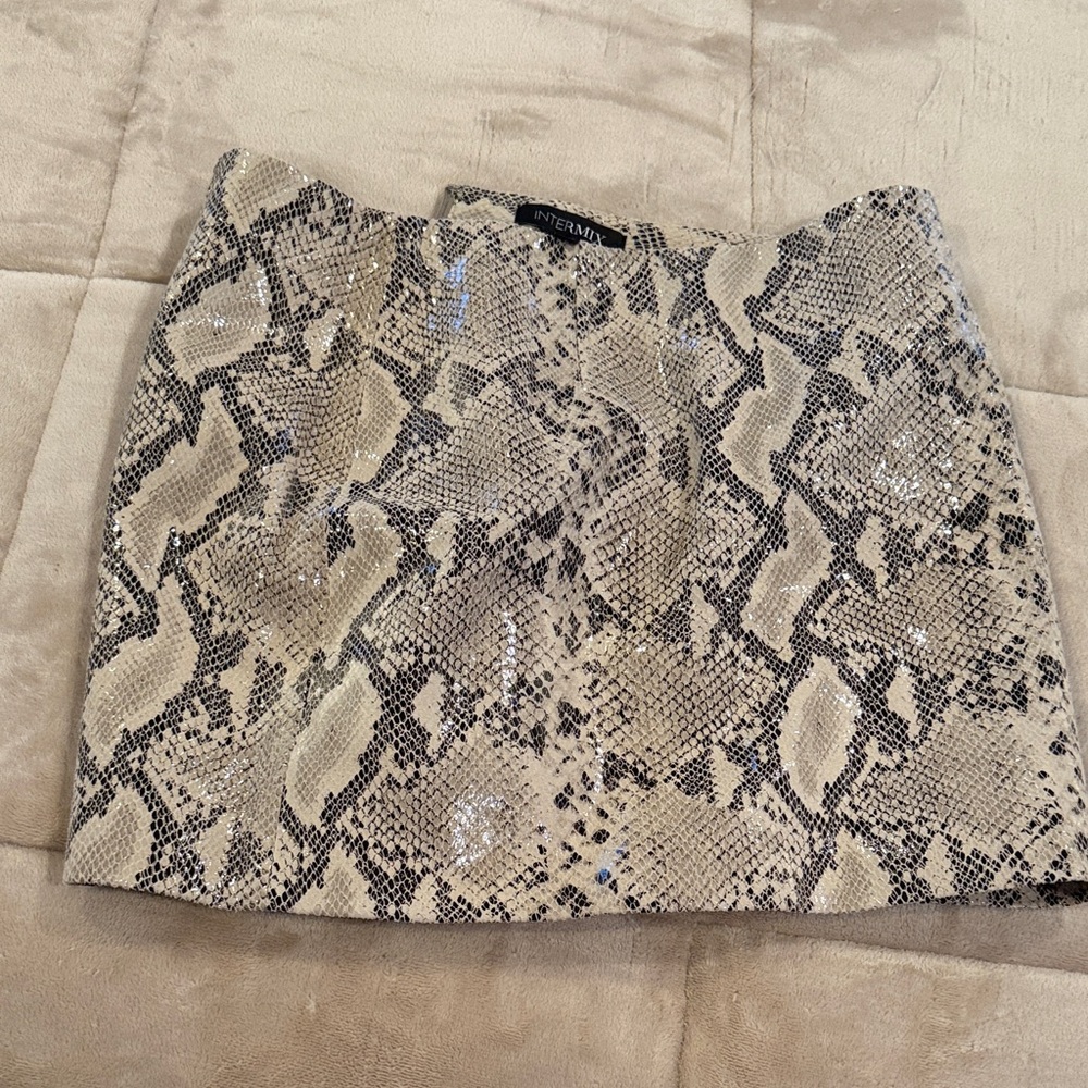 INTERMIX Snake Print Mini Skirt - Gray and Black